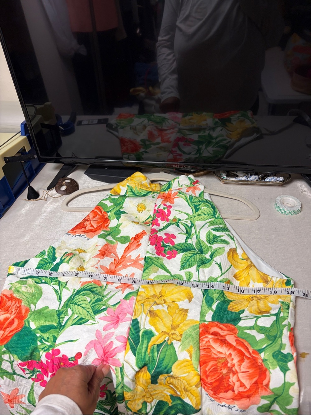 Karl Lagerfeld Women's Floral Halter Dress in White, Yellow, Pink, Green Size 14 - Picture 9 of 14